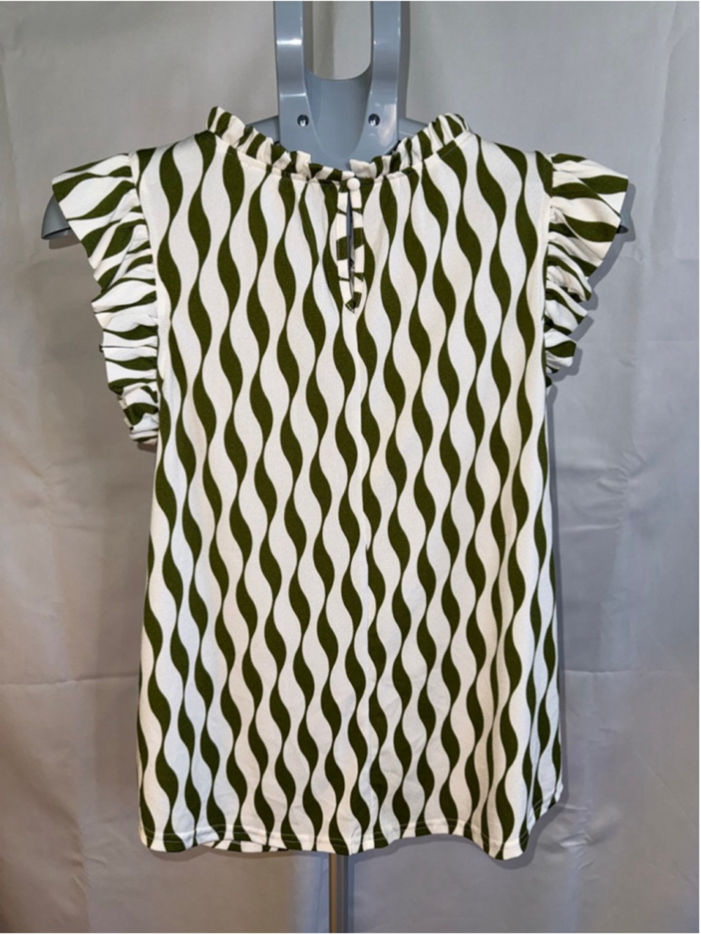 Women's FLOWER &‎ FEATHER Blouse M White Green Ruffle Sleeve